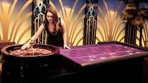 Myanmar ကာစီနို ကစားသမားများ Live Roulette Dragon Tiger ဝင်ရောက်ကစားနေသည်